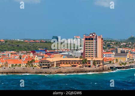 Vue aérienne de la capitale Willemstad, Curaçao. Banque D'Images