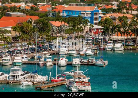 Vue aérienne de la capitale Willemstad, Curaçao. Banque D'Images