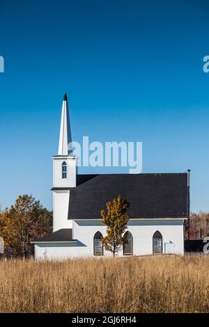 Canada, Île-du-Prince-Édouard, Tyne Valley. Victoria West Presbyterian Church en automne. Banque D'Images