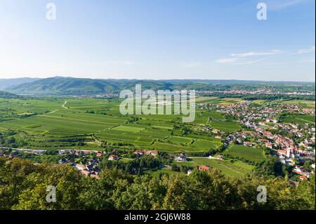 Vue sur le Danube et Krems an der Donau depuis l'abbaye de Gottweig. L'abbaye de Gottweig est un site classé au patrimoine mondial de l'UNESCO, à Wachau, en Basse-Autriche Banque D'Images