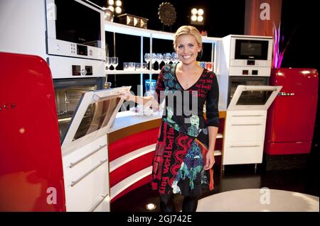 Tina Nordstrom, chef de la télévision suédoise, est vue pendant le tournage de l'émission de télévision suédoise Tina's Cookalong à Stockholm, en Suède. Banque D'Images