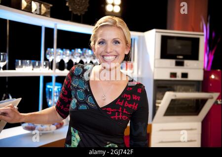 Tina Nordstrom, chef de la télévision suédoise, est vue pendant le tournage de l'émission de télévision suédoise Tina's Cookalong à Stockholm, en Suède. Banque D'Images