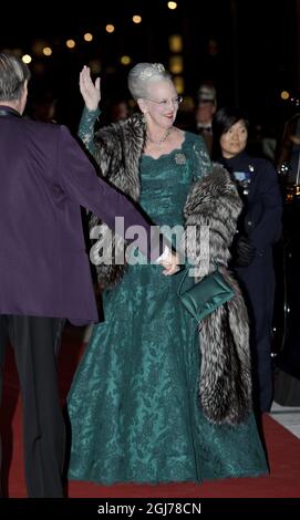 COPENHAGUE 20120114 la Reine Margrethe II du Danemark arrive dans une Rolls Royce pour un concert de gala à la salle de concert de Copenhague, Danemark, le samedi 14 janvier 2012. La Reine danoise Margrethe II célèbre son 40e Jubilé ce week-end. Photo: Henrik Montgomery / SCANPIX Kod: 10060 Banque D'Images