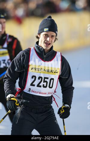 Mora 20120302 : HRH Prince Carl Philip (2250) en direction de la ligne d'arrivée à l'heure 1:38:33 dans les 30 km de vendredi SkejtVasa, l'une des courses de fond pendant la semaine de Vasaloppet qui culmine avec la course classique de Vasaloppet de 90 km, la plus grande compétition de ski au monde, dimanche. Foto: Suvad Mrkonjic / Scanpix / Kod 7116 Banque D'Images