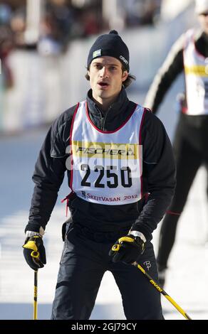 Mora 20120302 : HRH Prince Carl Philip (2250) en direction de la ligne d'arrivée à l'heure 1:38:33 dans les 30 km de vendredi SkejtVasa, l'une des courses de fond pendant la semaine de Vasaloppet qui culmine avec la course classique de Vasaloppet de 90 km, la plus grande compétition de ski au monde, dimanche. Foto: Suvad Mrkonjic / Scanpix / Kod 7116 Banque D'Images