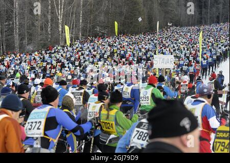 La foule commence tôt le matin 4 de mars de la course de ski de 90 km de long Vasaloppet. La competion est tenue pour le 88:e temps, et s'étend entre Salen et Mora en Suède Foto by Ulf Palm / SCANPIX ** SUÈDE OUT ** Banque D'Images