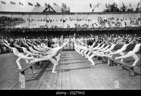 DOSSIER 1912 équipe de gymnastique danoise, système libre aux Jeux Olympiques de Stockholm 1912. Le a remporté la médaille de bronze. Foto:Scanpix Historique/ Kod:1900 Scanpix SUÈDE Banque D'Images