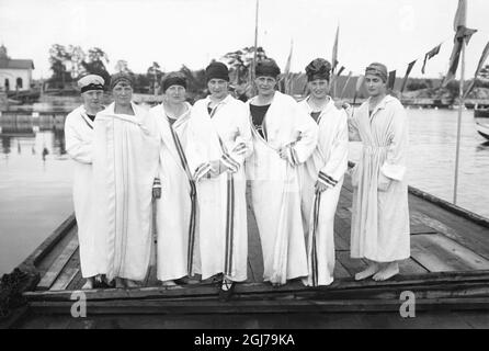 DOSSIER 1912 natation aux jeux olympiques de Stockholm 1912. Les femmes vont nager le final freestyle 100 mètres Foto:Scanpix Historique/ Kod:1900 Scanpix SUÈDE Banque D'Images