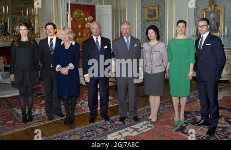 STOCKHOLM 2012-03-23 de gauche Princesse Madeleine, Prince Carl Philip, Camilla de Grande-Bretagne, Duchesse de Cornouailles, Roi Carl Gustaf Prince Charles de Grande-Bretagne, Reine Silvia, Princesse Victoria et Prince Daniel au Palais Royal de Stockholm, Suède, 23 mars 2012. Le prince Charles et Camilla, duchesse de Cornouailles, sont en visite officielle de trois jours en Suède. Foto Jonas Ekström / SCANPIX / Kod 10030 Banque D'Images