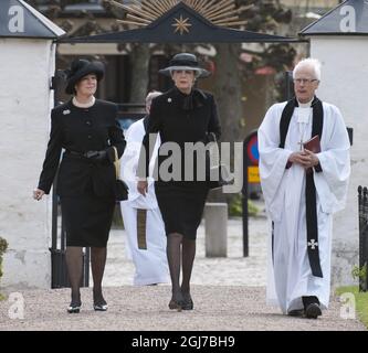 BASTAD 2012-05-14 la reine Anne-Marie de Grèce et la princesse bénédicte du Danemark arrivent aux funérailles du comte Carl Johan Bernadotte dans l'église Maria de Bastad, en Suède, le 14 mai 2012. Foto Jonas Ekström / SCANPIX Kod 10030 Banque D'Images