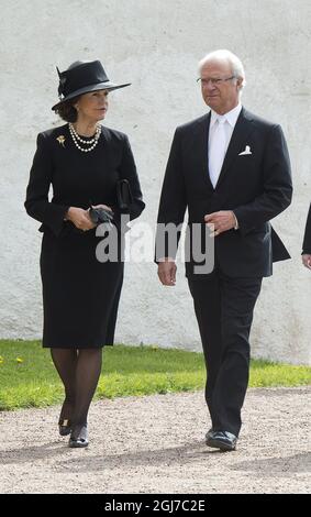 BASTAD 2012-05-14 la reine Silvia et le roi Carl Gustaf de Suède sont vus pendant les funérailles du comte Carl Johan Bernadotte dans l'église Maria à Bastad, Suède, le 14 mai 2012. Foto: Suvad Mrkonjic / XP / SCANPIX / Kod 7116 ** HORS SUÈDE T ** Banque D'Images