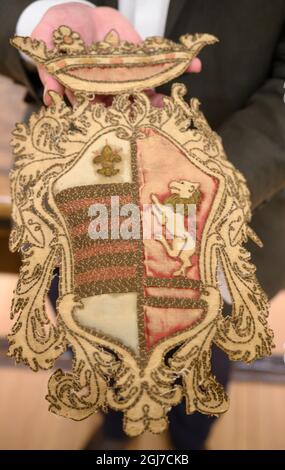 Bonhams, New Bond Street, Londres, Royaume-Uni. 9 septembre 2021. Vente d’une collection à vie par Lady Hamlyn, dont la passion pour les meubles et textiles rares et uniques en vernacular comprend des textiles gothiques, des sculptures de la Renaissance aux meubles du XVIIe siècle fabriqués sous le règne de Charles II La vente a lieu le 21 septembre. Image: Un armorial, 17ème siècle, peut-être français, £300-500. Crédit : Malcolm Park/Alay Live News. Banque D'Images