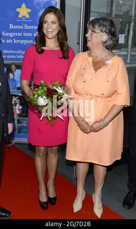 STOCKHOLM 2012-06-04 la princesse Madeleine de Suède et la promoteur Claire Rosvall arrivent au dîner de charité de la Fondation MinStoraDag (My Big Day) à la brasserie de Munich à Stockholm, en Suède, le lundi 4 2012 juin. Photo: Claudio Bresciani / SCANPIX SUÈDE / Code: 10090 Banque D'Images