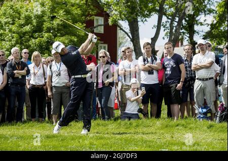 Le 8 juin 2012, Lee Westwood, de l'Angleterre, est en action sur le premier trou au cours de la troisième journée au golf Nordea Masters au club de golf de Bro Hof en Suède. Photo: Mikael Fritzon / SCANPIX SUÈDE code 62360 Banque D'Images