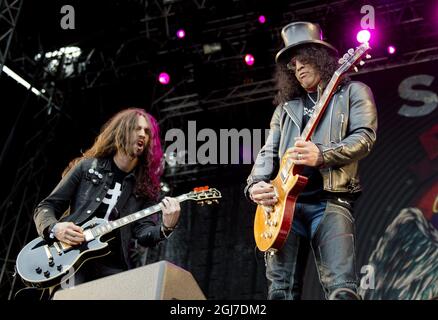 HULTSFRED 2012-06-14 barre d'inclinaison américaine ft. Myles Kennedy et les conspirateurs se produit au festival de musique 'Hultsfredsfestivalen' à Hultsfred, en Suède, le 14 juin 2012. Photo Adam Ihse / SCANPIX / code 9200 Banque D'Images