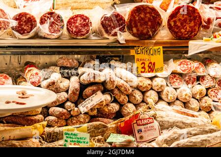 Italie, Rome. Piazza della Rotunda, viande au salami Antica Banque D'Images