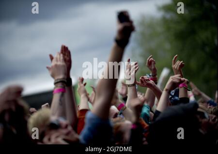 HULTSFRED 2012-06-14 le groupe de rock américain Eagles of Death Metal se produit au festival de musique 'Hultsfredsfestivalen' à Hultsfred, en Suède, le 14 juin 2012. Photo Adam Ihse / SCANPIX / code 9200 Banque D'Images