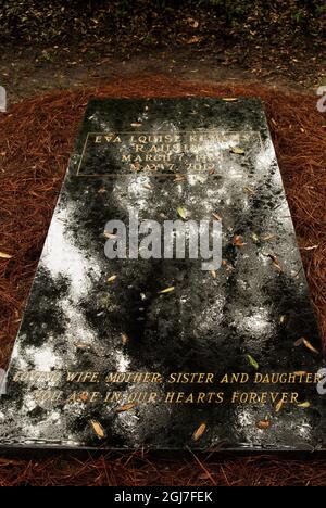 STOCKHOLM 20120828 Une douce pluie tombe sur la vue grave d'Eva Rausing dans le cimetière de six Oaks sur Hilton Head Island, USA, 27 août 2012.Eva Rausing, Qui est mort chez elle à Londres cet été, a laissé un document sur son ordinateur concernant le meurtre de l'ancien Premier ministre suédois Olof Palme.documents actuellement sous la stigmatisation de la police suédoise. Foto: Gerald Weaver / XP / SCANPIX / Kod: 7000 ** OUT AFTONBLADET ** Banque D'Images