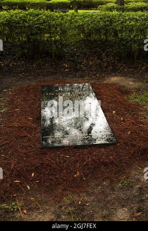 STOCKHOLM 20120828 Une douce pluie tombe sur la vue grave d'Eva Rausing dans le cimetière de six Oaks sur Hilton Head Island, USA, 27 août 2012.Eva Rausing, Qui est mort chez elle à Londres cet été, a laissé un document sur son ordinateur concernant le meurtre de l'ancien Premier ministre suédois Olof Palme.documents actuellement sous la stigmatisation de la police suédoise. Foto: Gerald Weaver / XP / SCANPIX / Kod: 7000 ** HORS SUÈDE ** Banque D'Images