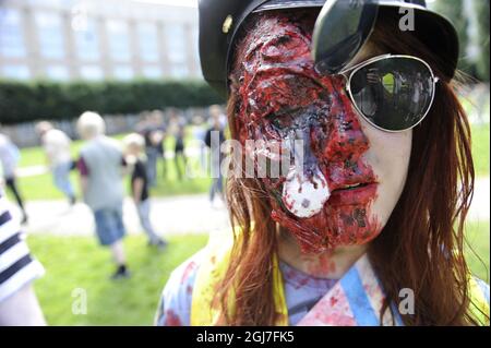 STOCKHOLM 2012-08-25 On voit des participants à la marche de Zombie dans le centre de Stockholm, en Suède, le 25 août 2012. Foto Erik MÃ¥rtensson / SCANPIX / Kod 10400 Banque D'Images