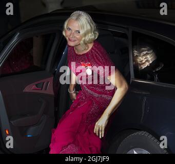 LUXEMBOURG 20121019 le prince héritier hollandais Willem-Alexander et la princesse couronne Maxsima arrivent pour un dîner de gala au palais grand-ducal, après le mariage civil du prince héritier Guillaume de Luxembourg et de la comtesse belge Stephanie de Lannoy, le 19 octobre 2012, à Luxembourg. Foto Jonas Ekström / SCANPIX Kod 10030 Banque D'Images