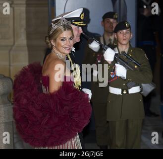 LUXEMBOURG 20121019 le prince héritier hollandais Willem-Alexander et la princesse couronne Maxima arrivent pour un dîner de gala au palais grand-ducal, après le mariage civil du prince héritier Guillaume de Luxembourg et de la comtesse belge Stephanie de Lannoy, le 19 octobre 2012, à Luxembourg. Foto Jonas Ekström / SCANPIX Kod 10030 Banque D'Images