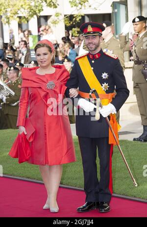 La Grande duchesse Maria Teresa et le prince héritier Guillaume de Luxembourg au mariage du prince héritier Guillaume de Luxembourg et de la comtesse belge Stephanie de Lannoy, le 20 octobre 2012, à Luxembourg. Foto Jonas Ekström / SCANPIX Kod 10030 Banque D'Images