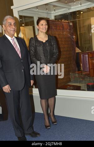 STOCKHOLM 2012-12-07 la Princesse Victoria et l'Ambassadeur d'Égypte à Stockholm Mohamed Oussama Taha Elmagdoub à l'ouverture de l'exposition « Exploring Egypt: Queen Victoria's Photographic Life » au Palais Royal de Stockholm Foto Jonas Ekström / SCANPIX Kod 10030 Banque D'Images