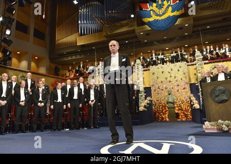 STOCKHOLM 20121210 David J. Wineland, des États-Unis, reçoit le prix Nobel de physique 2012 lors de la cérémonie du prix Nobel dans la salle de concert de Stockholm, en Suède, le 10 décembre 2012. Foto: Jonas Ekström / SCANPIX Kod 10030 Banque D'Images