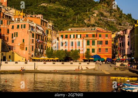 Vernazza, Cinque Terre, Italie. (Usage éditorial uniquement) Banque D'Images