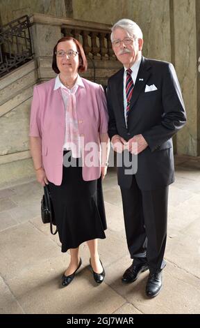 Les clients arrivent au service de la chapelle royale de Stockholm, Suède, le 19 mai 2013. Les bans de mariage de la princesse Madeleine et de Christopher O'Neill seront lus pendant le service du dimanche. Banque D'Images