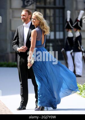 STOCKHOLM 20130608 Lovisa de Geer et Niklas Bolle arrivent au mariage de la princesse Madeleine de Suède et de M. Christopher O’Neill qui a eu lieu à la chapelle royale du Palais royal de Stockholm le samedi 8 juin 2013. Foto: Soren Andersson / SCANPIX / Kod 1037 Banque D'Images