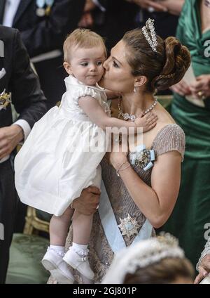 STOCKHOLM 20130608 la princesse Estelle et la princesse Victoria lors de la cérémonie de mariage entre la princesse Madeleine de Suède et M. Christopher O’Neill, tenue à la chapelle royale du Palais royal de Stockholm le samedi 8 juin 2013. Foto: Jessica Gow / SCANPIX / Kod 10070 Banque D'Images