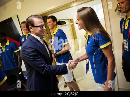 MOSKVA 2013-08-14 le prince Daniel est vu avec le pull suédois long Erica Jarders lors d'une réception l'ambassade de Suède à Moscou, Russie, le 14 août 2013. Foto: Erik Martensson / SCANPIX / Kod 10400 Banque D'Images