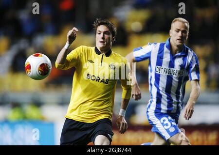 BORAS 2013-10-24 Lasse Nilsson (L) d'Elfsborg et Jens Berthel Askou d'Esbjerg lors du match de l'UEFA Europa League DU groupe C, SI Elfsborg vs Esbjerg FB, à l'arène de Boras, en Suède, le 24 octobre 2013. Photo: Adam Ihse / TT Agence de presse ** SUÈDE OUT ** Banque D'Images