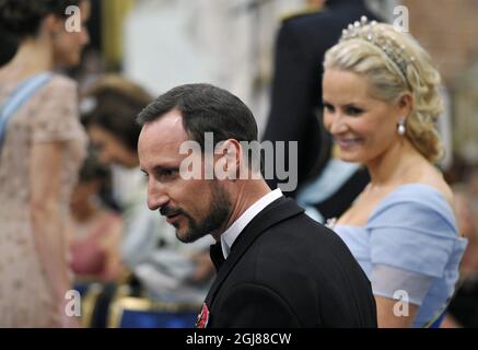 STOCKHOLM 2010-06-19 le prince héritier Haakon et la princesse Mette Marit de Norvège au mariage de la princesse Victoria et de M. Daniel Westling à la cathédrale de Stockholm, en Suède, le 19 juin 2010. Foto: Pontus Lundahl / SCANPIX SUÈDE / Kod 10050 Banque D'Images