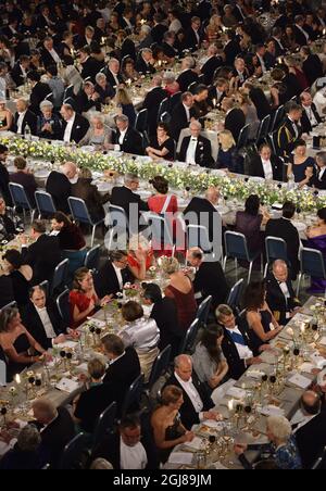 STOCKHOLM 2013-12-10 un aperçu des invités assis au traditionnel banquet de gala Nobel à l'hôtel de ville de Stockholm, le 10 décembre 2013, à la suite des cérémonies du prix Nobel de médecine, de physique, de chimie, de littérature et de sciences économiques. Photo: Henrik Montgomery / TT / code 10060 Banque D'Images