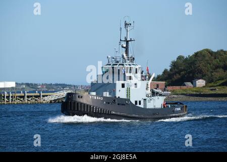 CFAV GLENBROOK YTB643 bateau à remorqueurs naviguant à travers l'île George dans le port de Halifax. Halifax, Canada. 7 septembre 2021. Banque D'Images