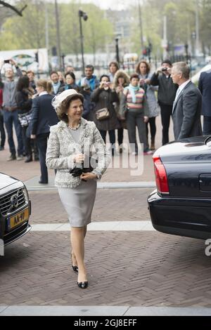 AMSTERDAM 20140405 le roi hollandais Willem Alexander et la reine Maxima prennent leurs adieux du roi de Suède Carl XVI Gustaf et de la reine Silvia dimanche 5 avril 2014, après leur rencontre en Hollande pendant deux jours pour marquer 400 ans de relations entre la Suède et les pays-Bas. Photo: Leif R Jansson/ TT / Kod 10020 Banque D'Images