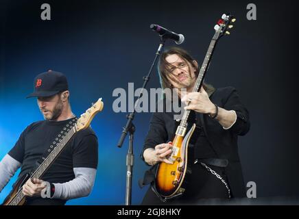 SOLVESBORG 2014-06-05 le groupe américain Alter Bridge, avec la chanteuse en chef Myles Kennedy, à droite, se produit pendant la deuxième journée du festival suédois de musique rock Sweden Rock à Solvesborg, dans le sud de la Suède, le 05 juin 2014. Photo: Fredrik Sandberg / TT / code 10080 Banque D'Images