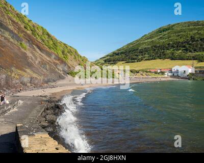 Plage de Porto PIM. Horta, la ville principale de Faial. L'île de Faial, une île des Açores dans l'océan Atlantique. Les Açores sont une région autonome de Banque D'Images