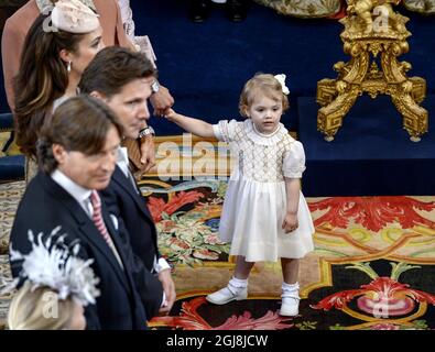 STOCKHOLM 20140608 la princesse Estelle et la princesse Victoria de la Couronne lors de la cérémonie de baptême de la princesse Leonore dans la chapelle du palais royal de Drottningholm près de Stockholm, Suède 8 juin 2014. Photo Henrik Montgomery / TT / Kod 10000 Banque D'Images