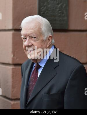 STOCKHOLM 20140617 l'ancien président américain Jimmy carter quitte le ministère des Affaires étrangères à Stockholm, Suède, le 17 juin 2014. Le Président carter s'est rendu au Ministère pour des entretiens sur des questions de droit sur la démocratie, les droits de l'homme et la situation en Afrique. . Foto: Henrik Montgomery / TT / Kod: 10060 Banque D'Images