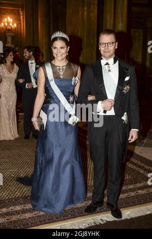 STOCKHOLM 2014-12-11 la princesse de la Couronne suédoise Victoria et le prince Daniel arrivent au Palais Royal de Stockholm, en Suède, jeudi pour le dîner offert par le roi pour les lauréats du prix Nobel 2014. Photo: Fredrik Sandberg / TT / Kod 10080 Banque D'Images