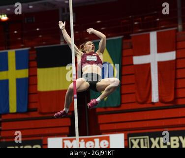 STOCKHOLM 2015-02-19 Mary Saxer, des États-Unis, participe à l'épreuve féminine de la voûte polaire lors de la XL Galan de Stockholms, une réunion de permis d'intérieur de l'IAAF, au Stockholm Globe Arena le 19 février 2015. Photo: Maja Suslin / TT / code 10300 Banque D'Images