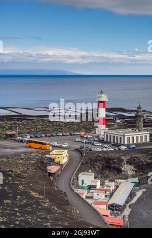 Espagne, Canaries, La Palma Island, Fuencaliente de la Palma, Punta de Fuencaliente, salines et Faro Punta de Fuencaliente lighthouse, élevée Banque D'Images