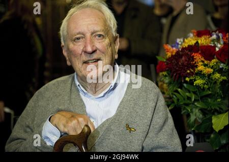 Un fichier photo d'octobre 6 2011 du poète suédois et lauréat du prix Nobel de littérature Tomas Transtromer qui est décédé à l'âge de 83 ans. Photo: Fredrik Sandberg / SCANPIX code 10080 Banque D'Images