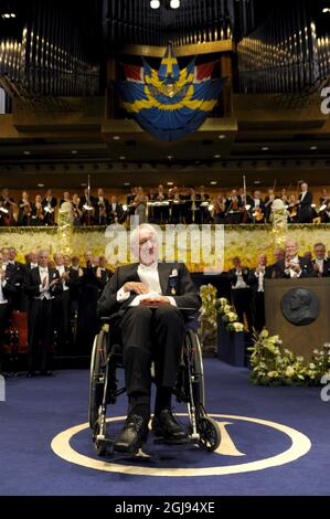 Un fichier photo du poète suédois Tomas Transtromer lorsqu'il a reçu le prix Nobel de littérature 2011 lors de la cérémonie de remise du prix Nobel dans la salle de concert de Stockholm Suède, le 10 décembre 2011. Tomas Transtromer est décédé à l'âge de 83 ans le vendredi 27 mars 2015. Photo: Henrik Montgomery / TT code 10060 Banque D'Images