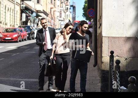 STOCKHOLM 2015-06-12 Princesse-à-être Sofia Hellqvist est vue avec son ami et célèbre coiffeur de cheveux Marre Hitti à Stockholm, Suède, June12, 2015. Sofia épousera le prince Carl Philip samedi Foto: Sven Lindwall / EXP / TT / Kod: 7117 ** HORS SUÈDE** Banque D'Images