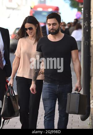 STOCKHOLM 2015-06-12 Princesse-à-être Sofia Hellqvist est vue avec son ami et célèbre coiffeur de cheveux Marre Hitti à Stockholm, Suède, June12, 2015. Sofia épousera le prince Carl Philip samedi Foto: Sven Lindwall / EXP / TT / Kod: 7117 ** HORS SUÈDE** Banque D'Images